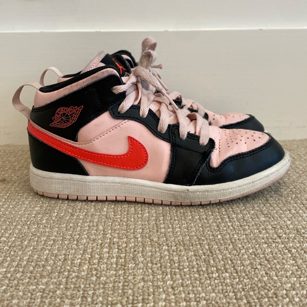 Jordan 1 Mid